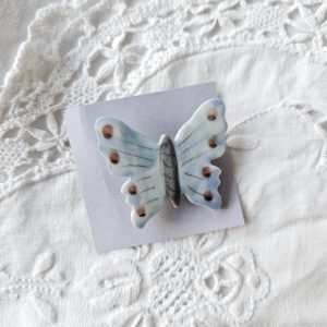 Broche porcelaine papillon