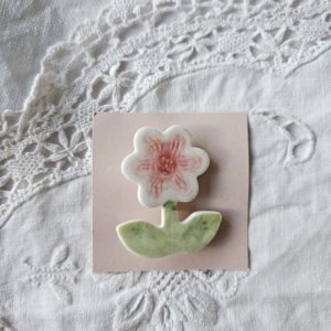 Broche porcelaine fleur